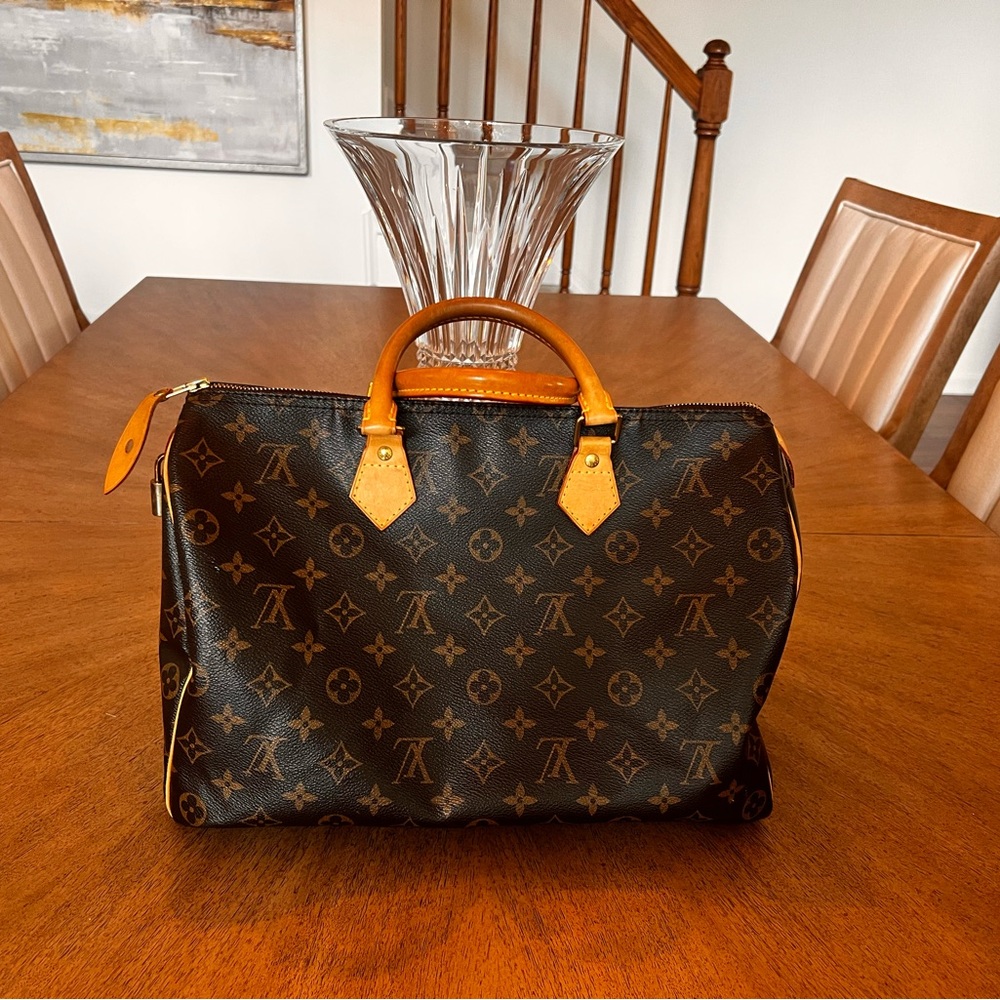 Louis Vuitton Speedy 35
